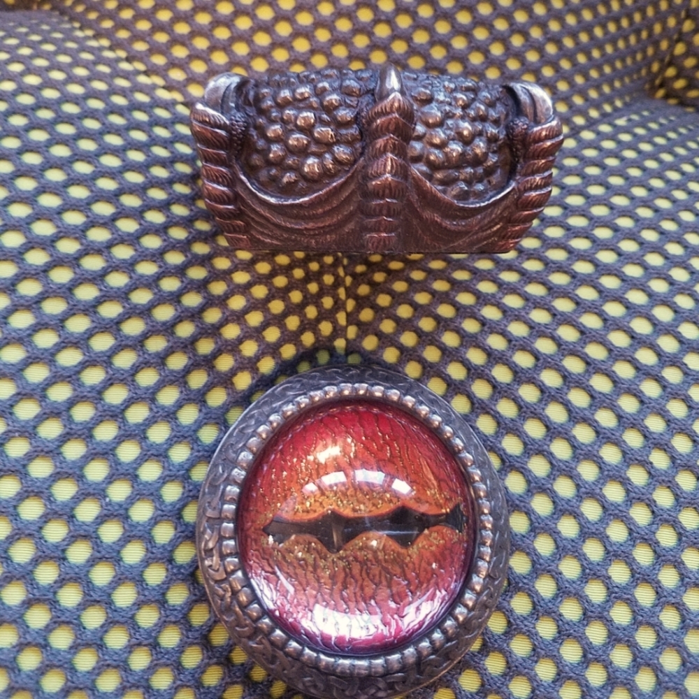 Trinket Dragon Eyes